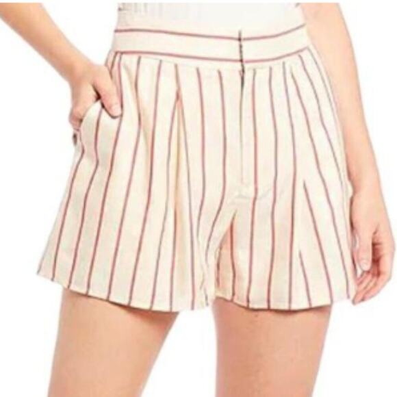 Gianni Bini Pants - Gianni Bini Meghan Rayon Shorts- Cream Red Striped- Sz 12- EUC